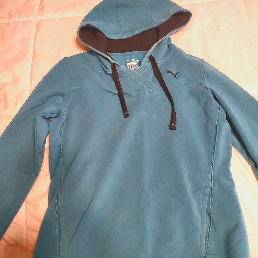 Puma Tech fabric Hoody. Teal. Size small